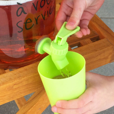 Fontaine à boisson et ses 4 gobelets