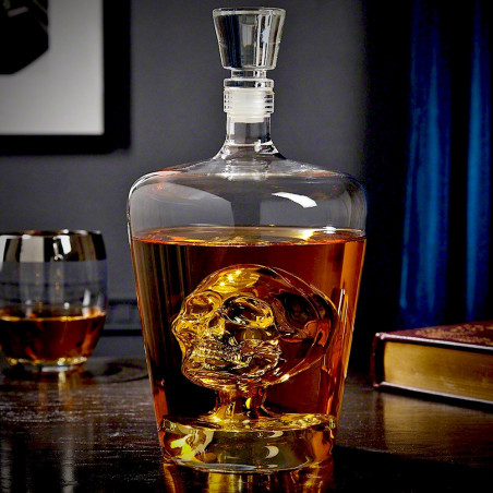 Carafe à whisky tête de mort