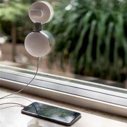 Albens. Sunéa lance le chargeur solaire de téléphones portables