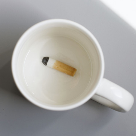 Mug immonde mégots de cigarette