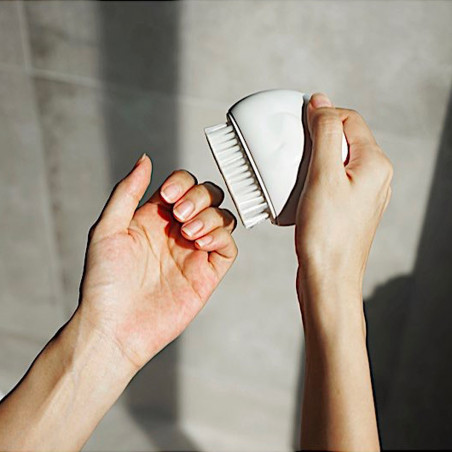 Brosse à ongles escargot