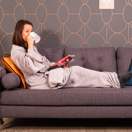 Couverture à manches grise