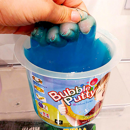 Pot géant pâte gluante dégoulinante