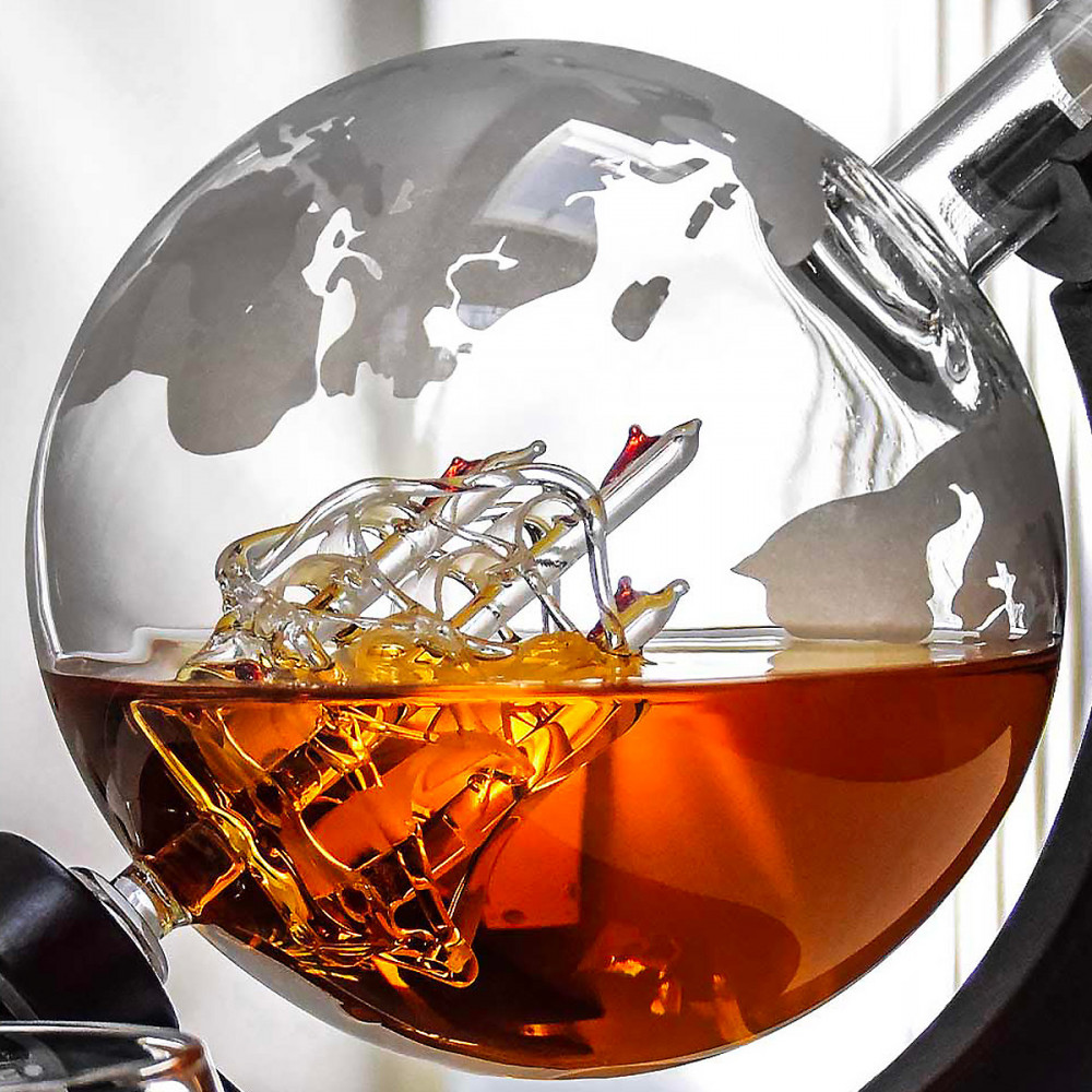 Carafe à Whisky Globe Avec Bateau - 650ml - Bouchon Hermétique - Support Bois - Décoration