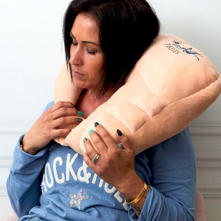 Coussin Boyfriend tatoué