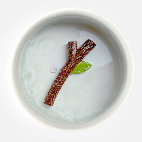 Bol d'eau pour chien avec bâton en trompe-l'œil