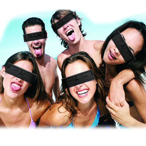 Black bar, les lunettes censure.