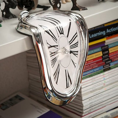 Horloge montre molle façon Dali CHIFFRES ROMAINS