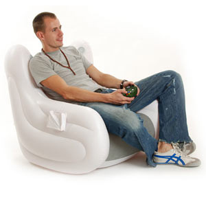 Photo Maxlounge Liquid, le fauteuil gonflable multimedia