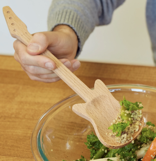 cuillère de cuisine rock en bois kikkerland