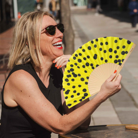 éventail jaune à points noirs fisura Mycrazystuff.com