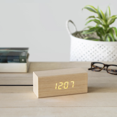 Réveil digital en bois Timber balvi mycrazystuff.com