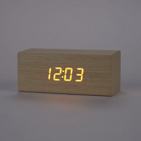 Réveil digital en bois Timber balvi mycrazystuff.com