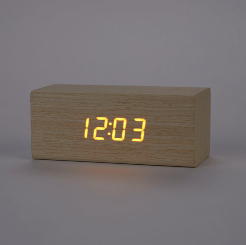 Réveil digital en bois Timber balvi mycrazystuff.com