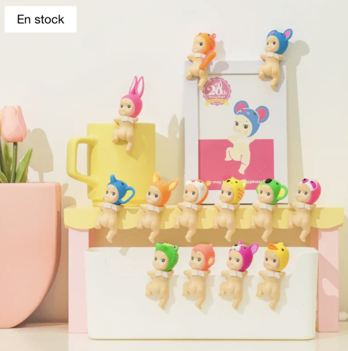 Sonny Angel Hippers Looking Back – Figurine surprise à coller - Mycrazystuff.com