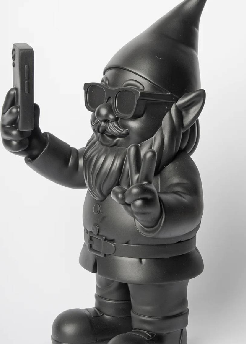 Gnome Selfie Noir 29 cm – Nani’s mycrazystuff.com