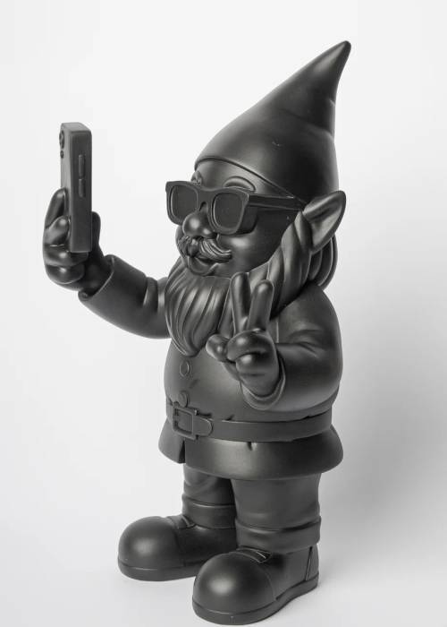 Gnome Selfie Noir 29 cm – Nani’s mycrazystuff.com