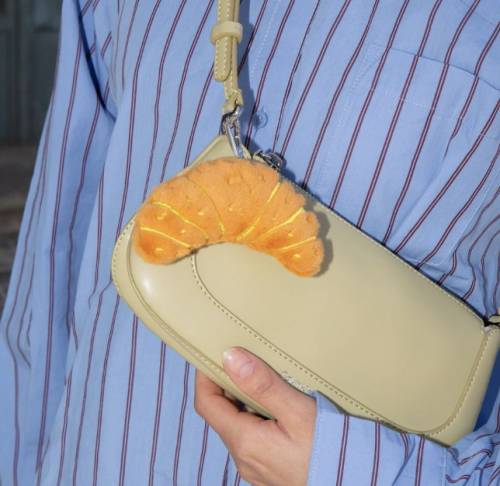 Eat My Socks – Croissant Bag Charm – Porte-clés Croissant en Peluche