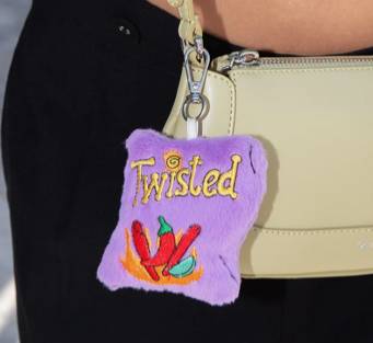 Eat My Socks – Twisted Bag Charm – Porte-clés Peluche Torsadé