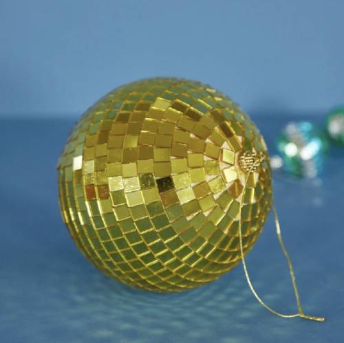 Boule disco dorée Rice – Décoration à facettes ronde taille moyenne