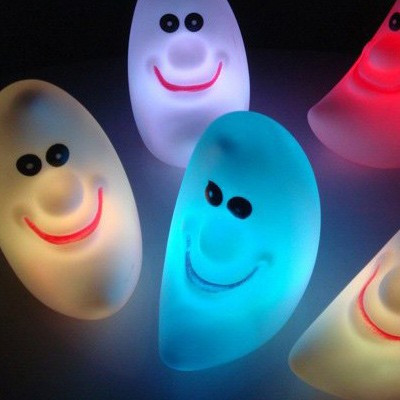 Petite lune veilleuse couleurs changeantes LED