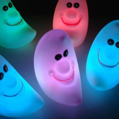 Petite lune veilleuse couleurs changeantes LED