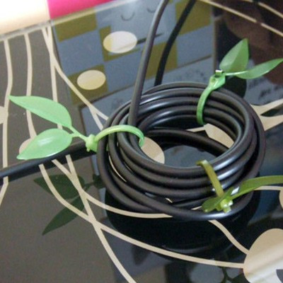 Attaches plastique "feuilles"