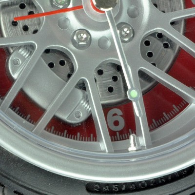 Réveil roue de voiture