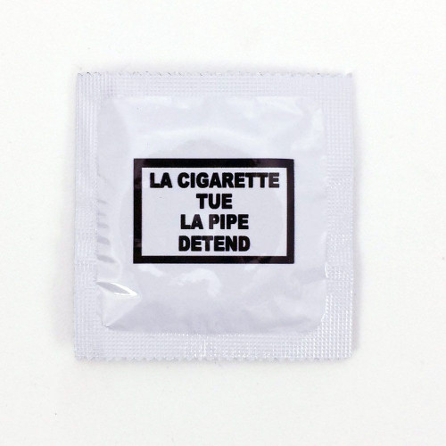 Préservatif humoristique La cigarette tue...