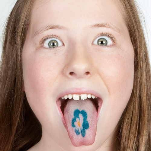 Tatouages de langue pour fille