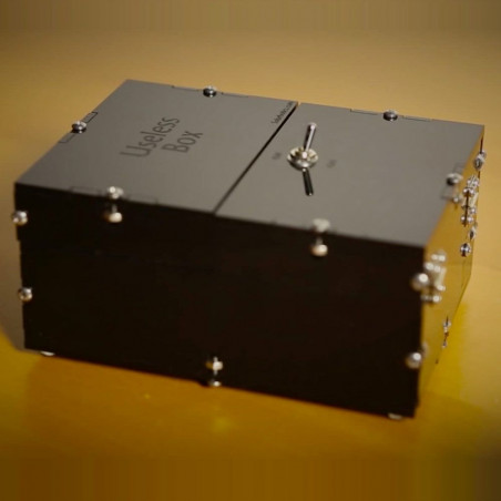 Useless, la boîte inutile