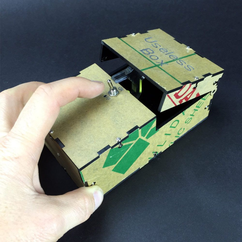 Useless, la boîte inutile